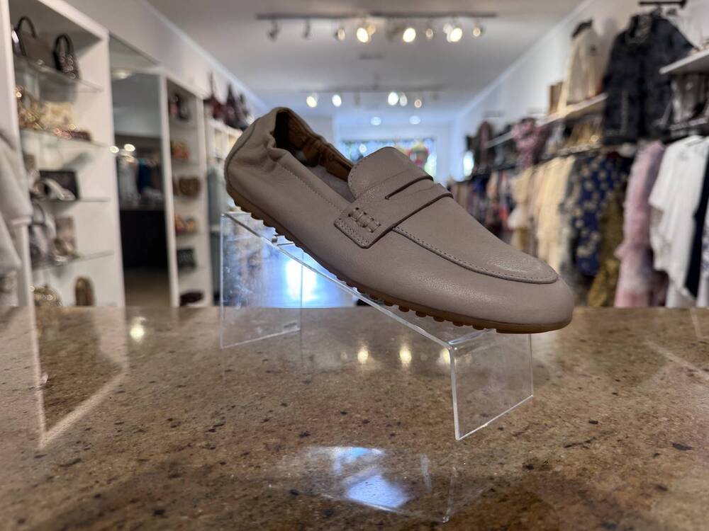 NEW ERIC MICHAEL women's penny driver loafers in bone